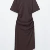 Asymmetrisches Midikleid aus T-Shirt-Material