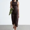 Asymmetrisches Midikleid mit Rüschen