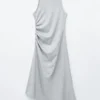 Asymmetrisches Midikleid mit Rüschen