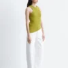 Asymmetrisches Tanktop aus Rippenstrick Asymmetrisches Tanktop aus Rippenstrick