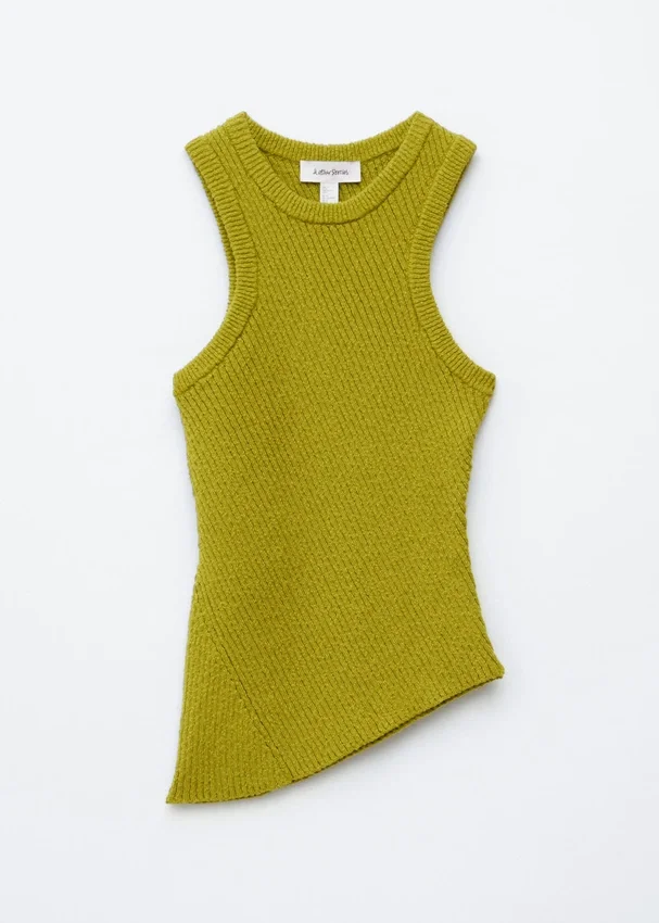 Asymmetrisches Tanktop aus Rippenstrick Asymmetrisches Tanktop aus Rippenstrick