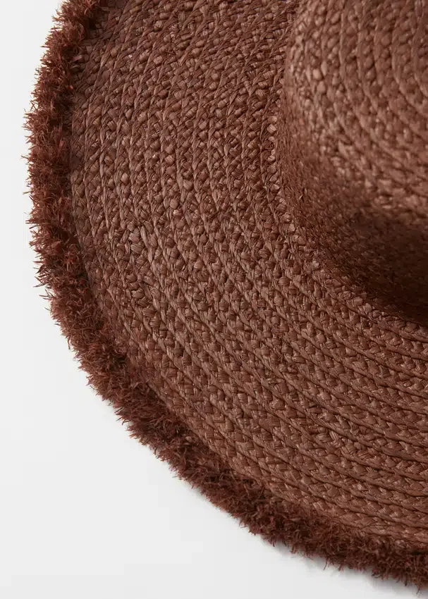 Ausgefranster Raffia-Strohhut Ausgefranster Raffia-Strohhut