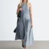 Ausgestelltes Midikleid