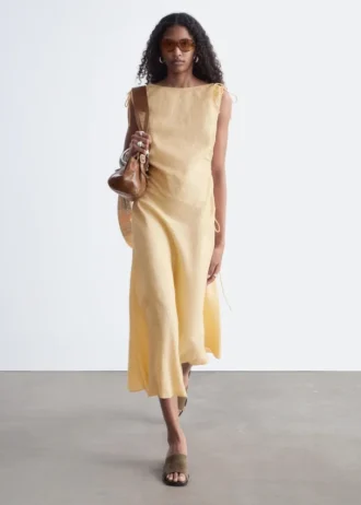Ausgestelltes Midikleid aus Leinen