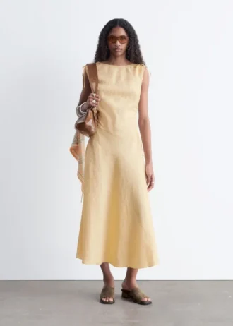 Ausgestelltes Midikleid aus Leinen