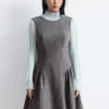 Ausgestelltes Minikleid aus Wolle Ausgestelltes Minikleid aus Wolle