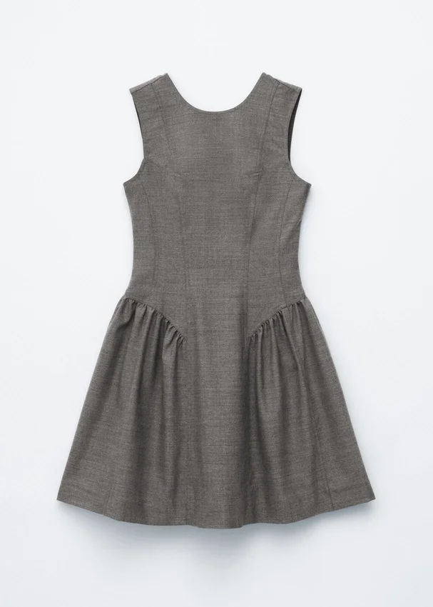 Ausgestelltes Minikleid aus Wolle Ausgestelltes Minikleid aus Wolle