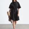 Ausgestelltes Minikleid mit Kordelzug Ausgestelltes Minikleid mit Kordelzug