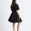 Ausgestelltes Minikleid mit Kordelzug Ausgestelltes Minikleid mit Kordelzug