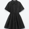 Ausgestelltes Minikleid mit Kordelzug Ausgestelltes Minikleid mit Kordelzug