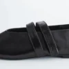 Ballerinas mit gekreuzten Riemen Ballerinas mit gekreuzten Riemen