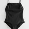 Bandeau-Badeanzug mit offenem Rücken Bandeau-Badeanzug mit offenem Rücken
