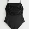 Bandeau-Badeanzug mit offenem Rücken Bandeau-Badeanzug mit offenem Rücken