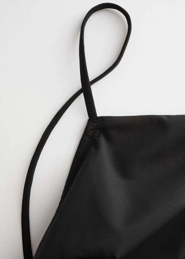 Bandeau-Badeanzug mit offenem Rücken Bandeau-Badeanzug mit offenem Rücken