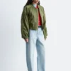 Barrel-Jeans mit weitem Bein Barrel-Jeans mit weitem Bein
