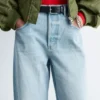 Barrel-Jeans mit weitem Bein Barrel-Jeans mit weitem Bein