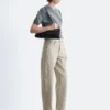 Barrel-Jeans mit weitem Bein Barrel-Jeans mit weitem Bein