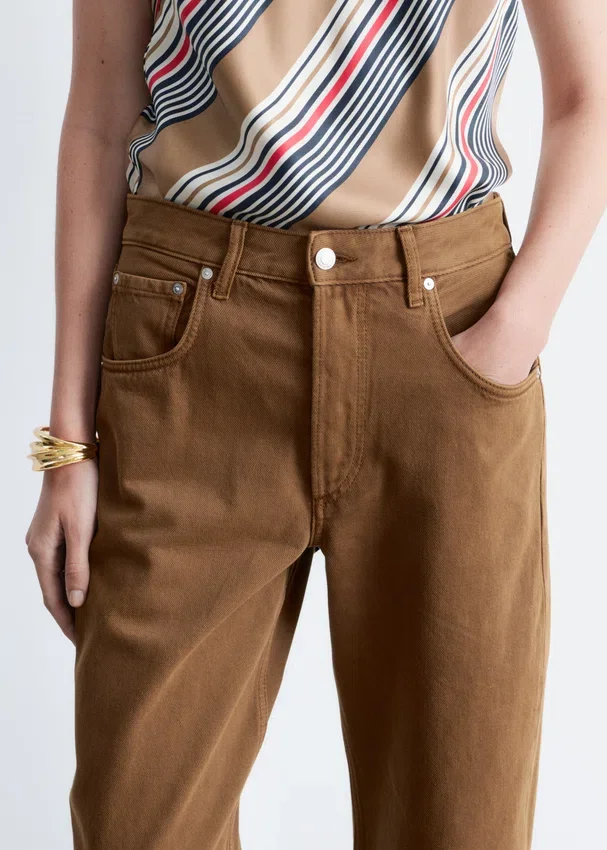 Barrel-Jeans mit weitem Bein Barrel-Jeans mit weitem Bein