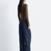 Barrel-Jeans mit weitem Bein Barrel-Jeans mit weitem Bein