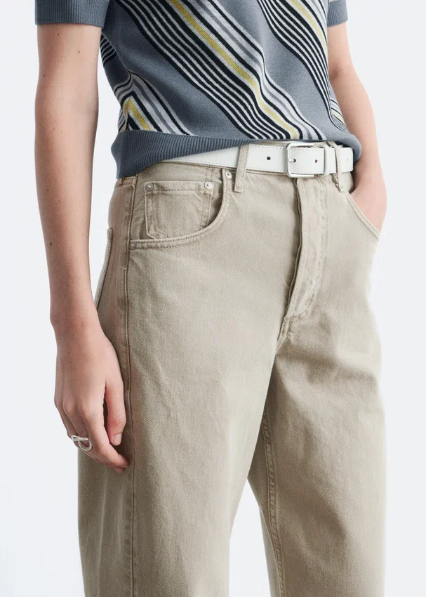 Barrel-Jeans mit weitem Bein Barrel-Jeans mit weitem Bein
