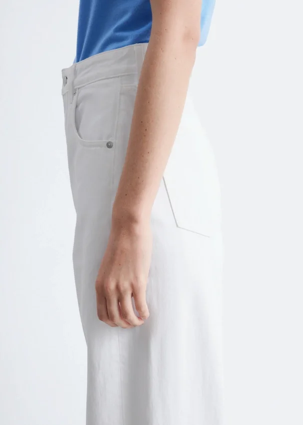 Barrel-Jeans mit weitem Bein Barrel-Jeans mit weitem Bein