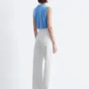 Barrel-Jeans mit weitem Bein Barrel-Jeans mit weitem Bein