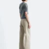 Barrel-Jeans mit weitem Bein Barrel-Jeans mit weitem Bein