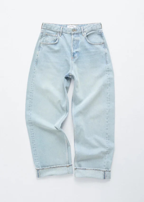Barrel-Jeans mit weitem Bein Barrel-Jeans mit weitem Bein