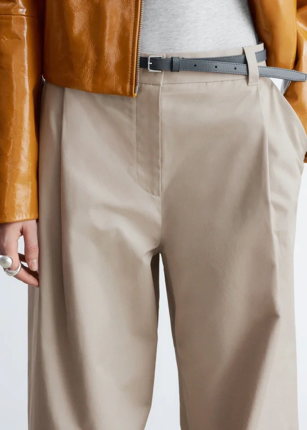 Baumwollhose mit Bundfalten Baumwollhose mit Bundfalten