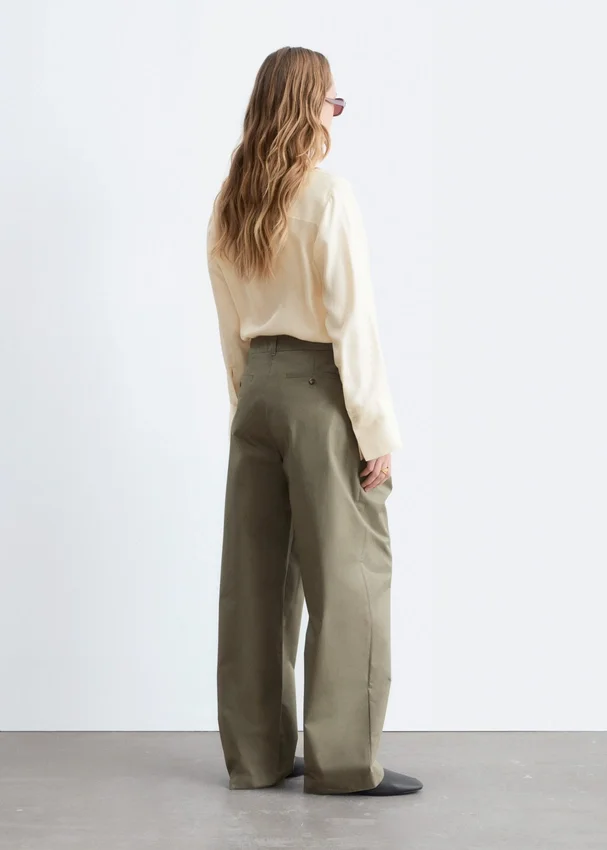 Baumwollhose mit Bundfalten Baumwollhose mit Bundfalten