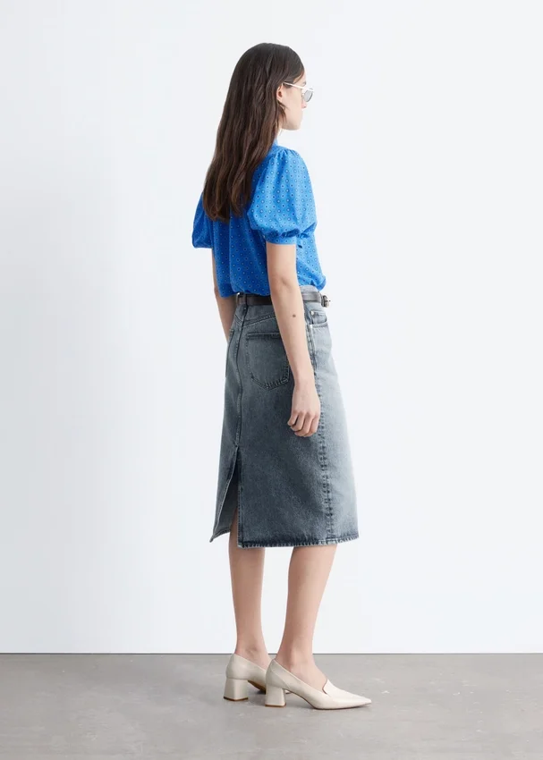 Bedruckte Seiden-Bluse mit Krawattenkragen Bedruckte Seiden-Bluse mit Krawattenkragen