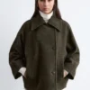 Übergroße Wolljacke