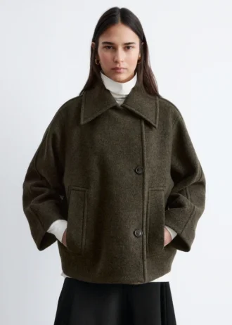 Übergroße Wolljacke
