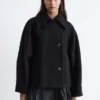 Übergroße Wolljacke