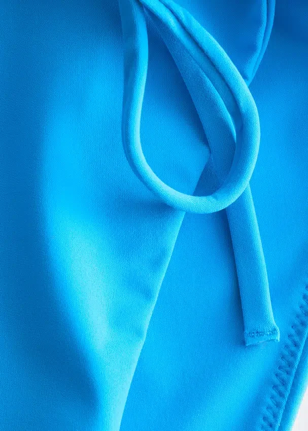 Beste Übereinstimmung Bikini-Slip mit seitlichen Bändern Beste Übereinstimmung Bikini-Slip mit seitlichen Bändern