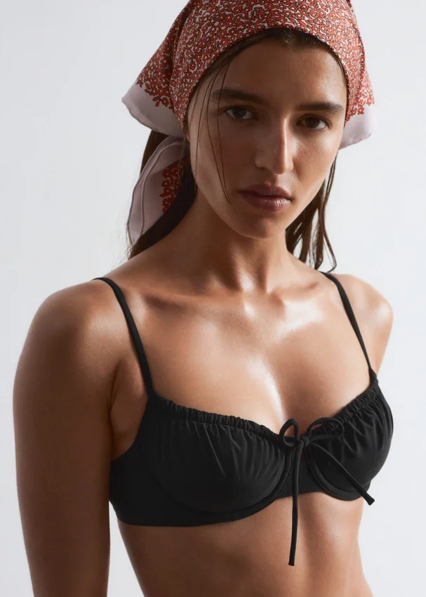 Bikini-Oberteil mit Bügel und Schleifendetail Bikini-Oberteil mit Bügel und Schleifendetail