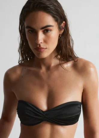 Bikini-Oberteil mit Rüschen