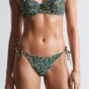 Bikini-Slip mit seitlichen Bändern Bikini-Slip mit seitlichen Bändern