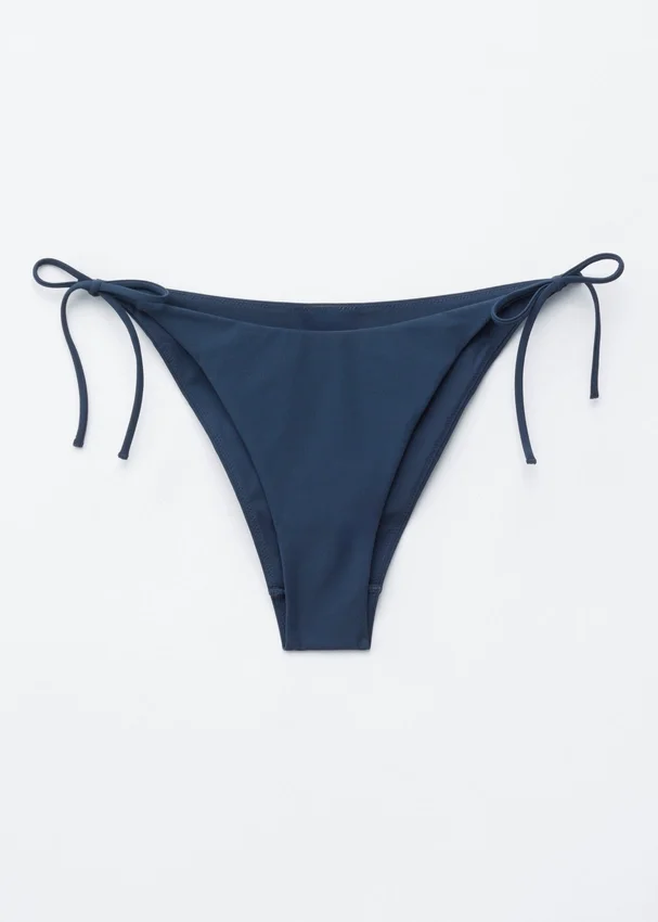 Bikini-Slip mit seitlichen Bändern Bikini-Slip mit seitlichen Bändern