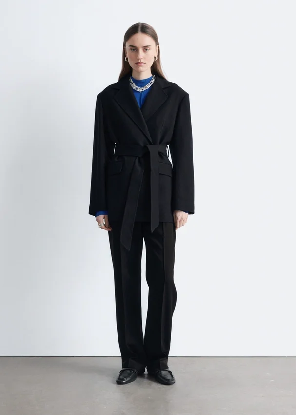 Blazer mit Kordel-Gürtel aus Wolle Blazer mit Kordel-Gürtel aus Wolle