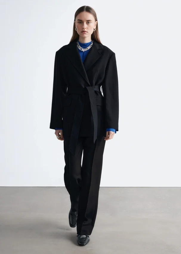 Blazer mit Kordel-Gürtel aus Wolle Blazer mit Kordel-Gürtel aus Wolle