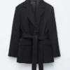 Blazer mit Kordel-Gürtel aus Wolle Blazer mit Kordel-Gürtel aus Wolle
