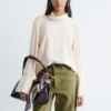 Bluse mit gefaltetem Stehkragen Bluse mit gefaltetem Stehkragen
