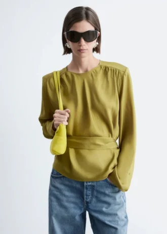 Bluse mit gerafftem Gürtel Bluse mit gerafftem Gürtel