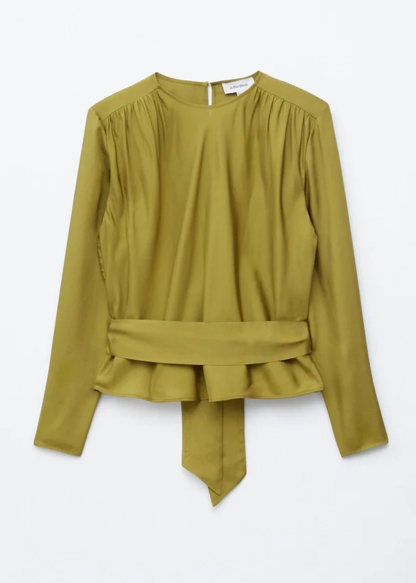 Bluse mit gerafftem Gürtel Bluse mit gerafftem Gürtel