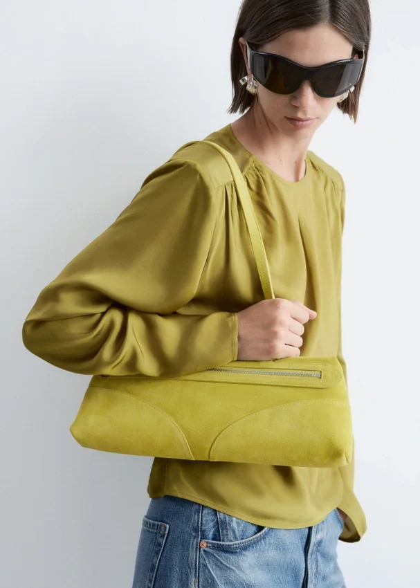 Bluse mit gerafftem Gürtel Bluse mit gerafftem Gürtel