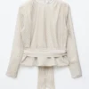 Bluse mit gerafftem Gürtel Bluse mit gerafftem Gürtel