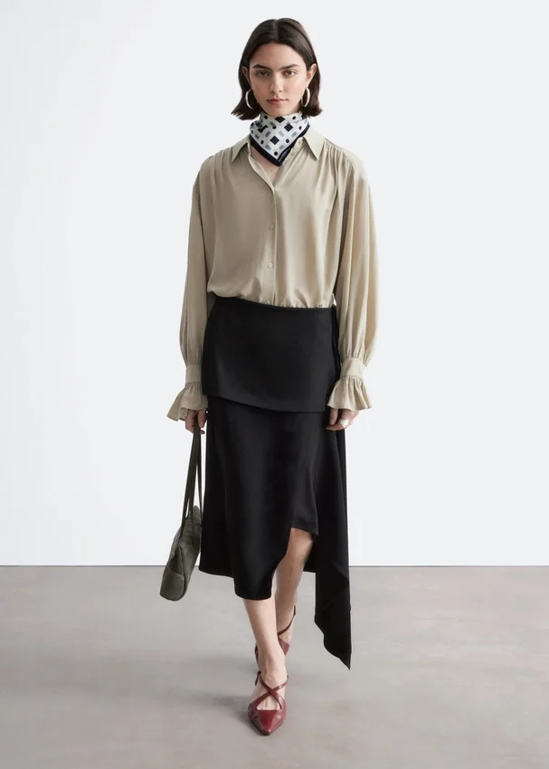 Bluse mit gerafftem Rücken Bluse mit gerafftem Rücken