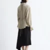 Bluse mit gerafftem Rücken Bluse mit gerafftem Rücken