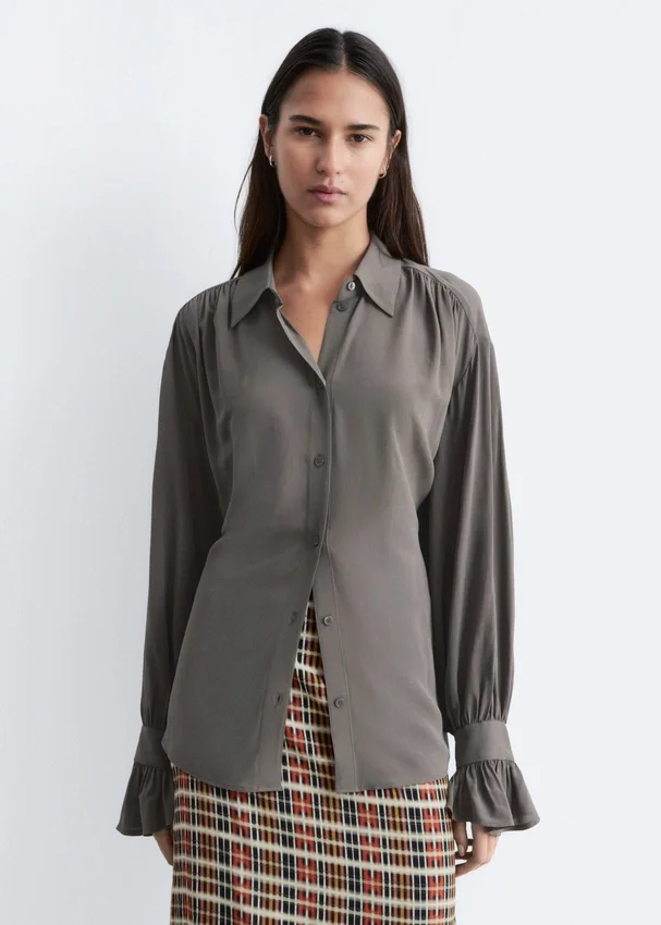 Bluse mit gerafftem Rücken und Bindeband Bluse mit gerafftem Rücken und Bindeband